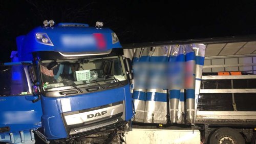 Nach Lkw-Unfall: A7 zwischen Melsungen und Guxhagen voll gesperrt