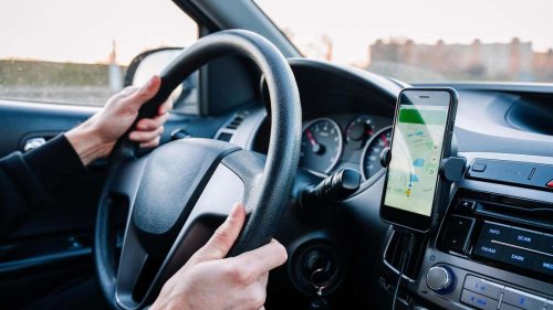 Verspätungsangst am Steuer: Wie Navis gefährliches Fahrverhalten provozieren können