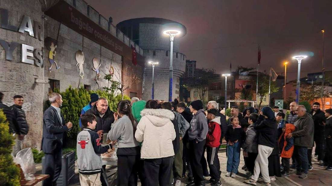 Istanbul-Erdbeben löst Fluchtwelle aus – Flugpreise steigen massiv an