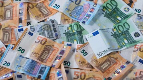 Teenager findet fast 15.000 Euro und verprasst das Geld mit seiner Clique