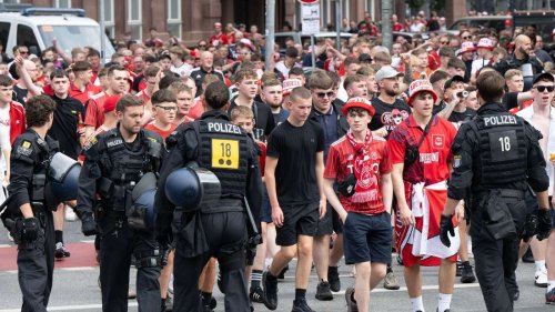 Frankfurter Polizei nimmt Aberdeen-Fan fest