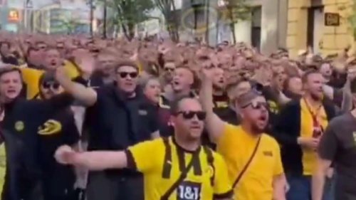 Erkennen Sie ihn? Weltmeister marschiert mitten im BVB-Fan-Mob durch Madrid