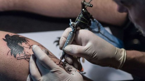 Frisch gestochenes Tattoo? Was nun tabu ist