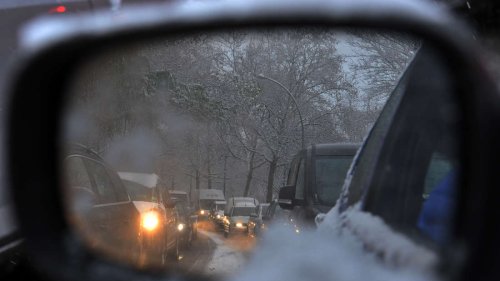 Verschmierte Auto-Spiegel im Winter? Wie eine Kartoffel helfen kann
