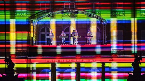 Kraftwerk gibt Konzert vor der Dresdner Semperoper