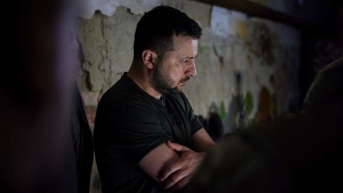 „Sehr hart“: Selenskyj berichtet von schwieriger Lage bei Kämpfen im Osten des Landes