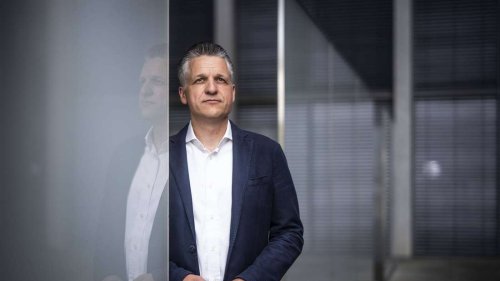 Arbeitszeit: Kanzleramtschef nennt Deutschen die Schweizer als Vorbild – „200 Stunden mehr“