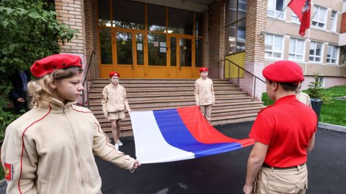 „Sterben fürs Vaterland“: Putins Propaganda bereitet Russlands Jugend auf den „Heldentod“ vor