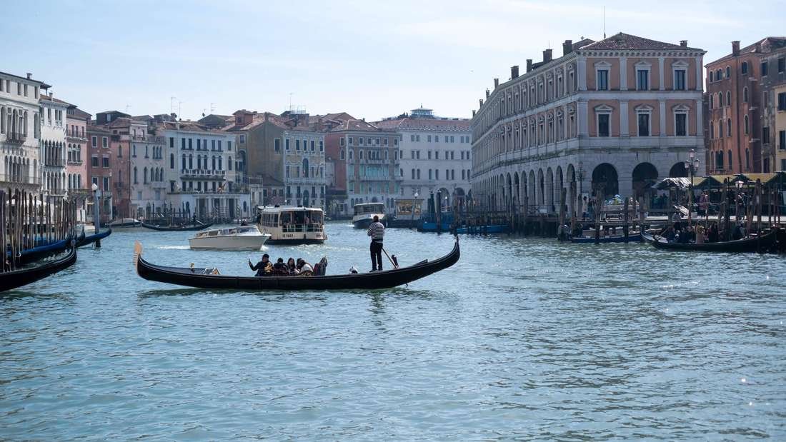 Tödlicher Autounfall bei Venedig: Lamborghini-Fahrer ertrinkt im Kanal