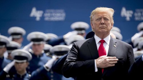 „Hauch von Diktatur“: Moderator kritisiert schlimmsten Teil von Trumps geplanter Militärparade