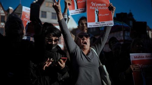 Demo in Frankfurt: Freiheit für die iranischen Frauen