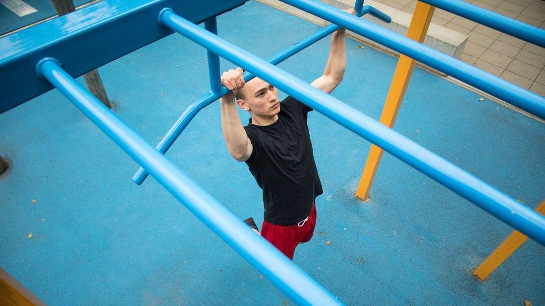 Fitness-Meilenstein: So klappt der allererste Klimmzug