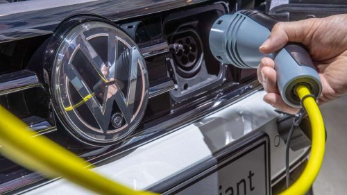 E-Auto bei VW bestellt: Bekannter Professor platzt der Kragen
