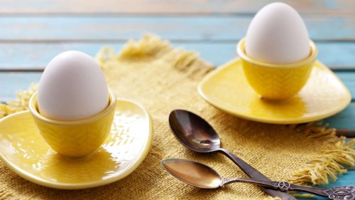Eier anstechen ist gar nicht nötig: Das schützt die Schale vor dem Aufplatzen
