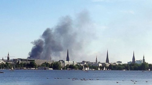 Brand auf Baustelle in Hamburgs Hafencity