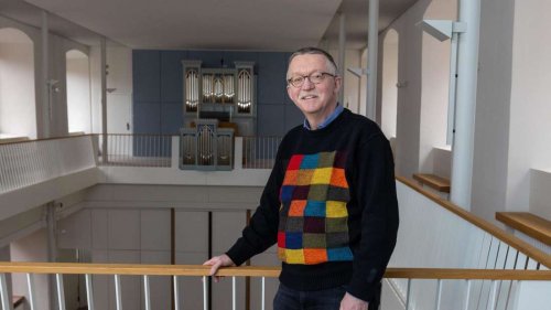 Der Kanzler der TU Darmstadt nimmt seinen Hut