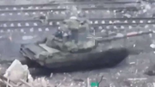 Einer gegen alle: Video zeigt seltenes Panzergefecht bei Awdijiwka