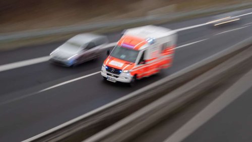 Zwei Autofahrerinnen bei Unfall schwer verletzt