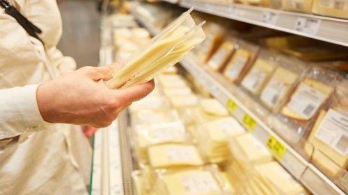 Eiliger Käse-Rückruf bei Aldi Süd – bei Verzehr drohen Erbrechen und Durchfall