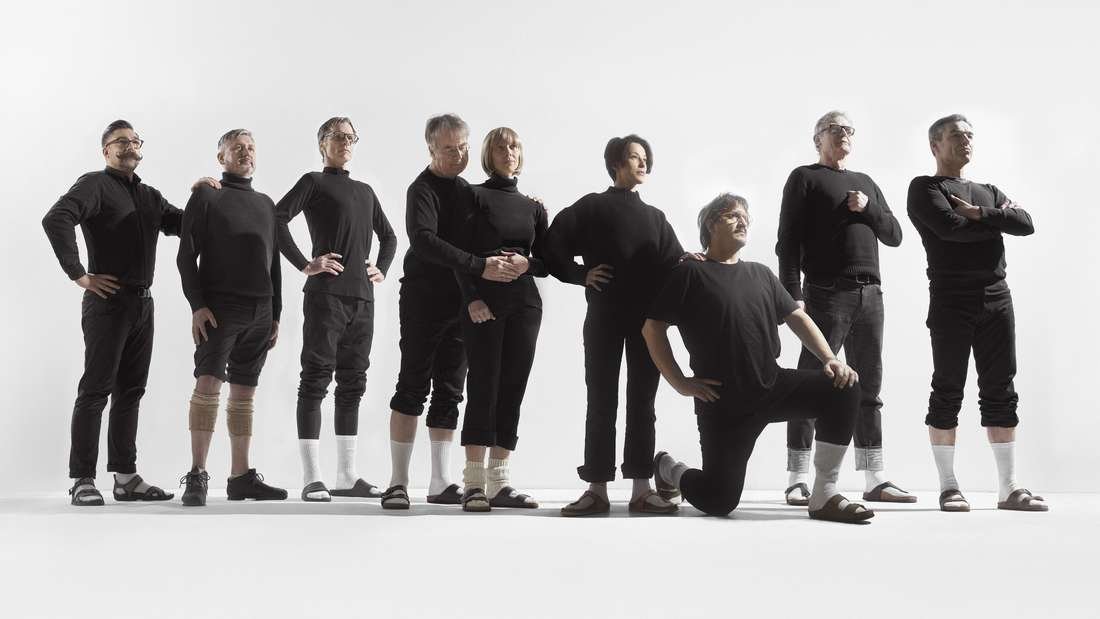 Wie weiße Socken in Sandalen