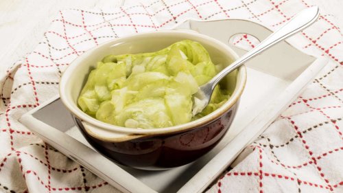 Omas Gurkensalat aus 3 Zutaten wird Ihr Lieblingsrezept für Sommertage
