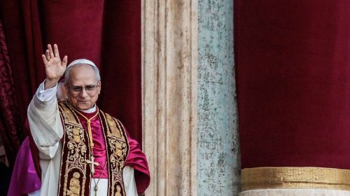 Papst Leo XIV. trägt besonderes Brustkreuz – was der Schmuck über ihn verrät