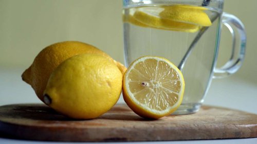 Warum eine Zitrone neben das Bett legen? Trick wirkt wahre Wunder für Gesundheit und Schlaf