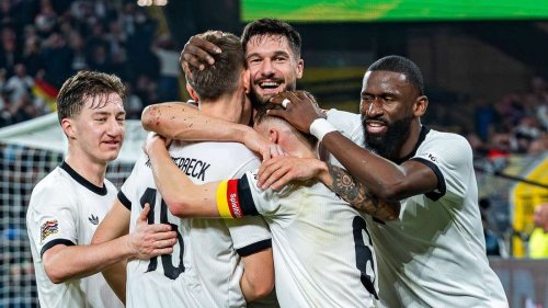 Die deutsche Nationalmannschaft zwischen Himmel und Erde