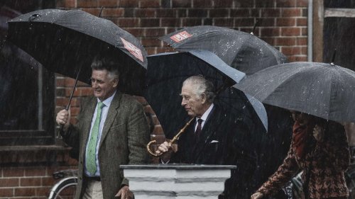König Charles III. in Deutschland: Schweres Unwetter bringt Zeitplan durcheinander