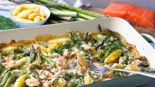 Der ideale Ausklang eines langen Tages: Auflauf aus Schupfnudeln mit Spargel und Lachs