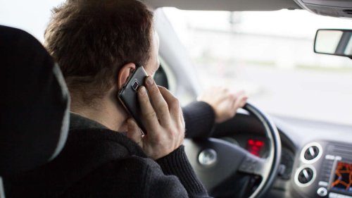 Smartphone am Steuer: Die Regelung der Handy-Nutzung ist nicht einfach