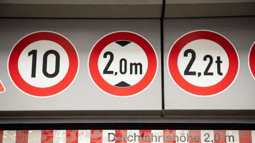 Mit Miet-Transporter in zu niedrige Tiefgarage - wer zahlt?