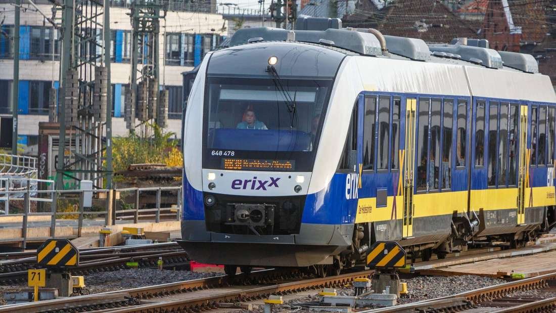 Offensichtlicher Fehler am Bahnsteig: Zug-Ansage aus Niedersachsen wird zum Internet-Hit