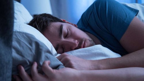 Abnehmen im Schlaf: So schmelzen nachts die Kilos