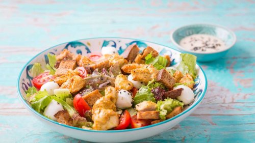 Versteckte Kalorien: Warum Salat gar nicht unbedingt gut zum Abnehmen ist