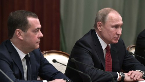 Medwedew verspricht 1.500 neue Panzer für Russlands Armee an der Front