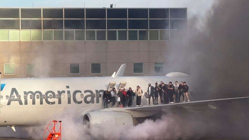 Flugzeug legt Notlandung am Denver Airport hin – und geht in Flammen auf