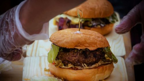 Veganer Burger erhält Auszeichnungen - weil er nach Menschenfleisch schmeckt