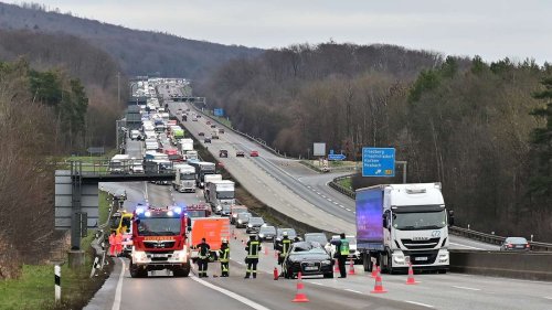 Schwerer Unfall auf A5: Mehrere Schwerverletzte nach Unfall zwischen Friedberg und Frankfurt