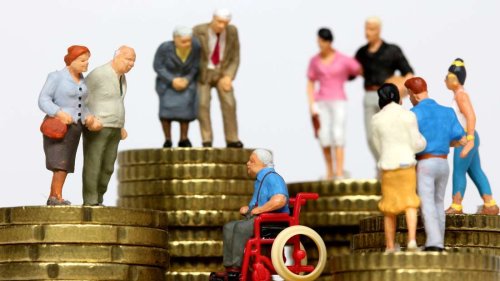 Monatsgehalt von 4500 Euro brutto – so viel bleibt in der Rente übrig