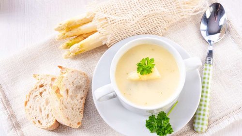 Spargelcremesuppe von Christopher Lichter: Herzhaft cremig und schnell gemacht