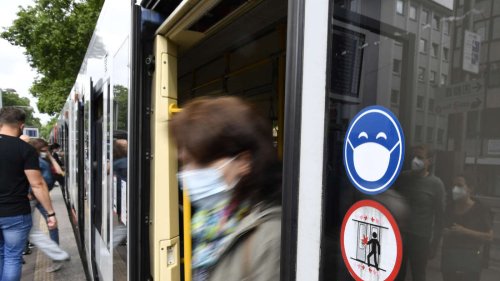Fällt die Maskenpflicht in Bussen und Bahnen? Gesundheitsminister beraten am Montag