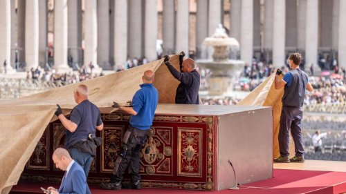 Papst-Beerdigung live am Petersdom: Vatikan wagt historischen Schritt für Franziskus‘ Trauerfeier