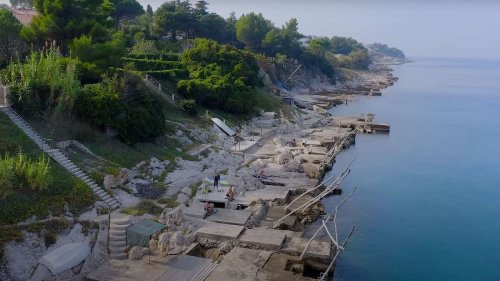 Adria-Gemeinde schlägt Alarm: Touristen betonieren die Küste illegal zu