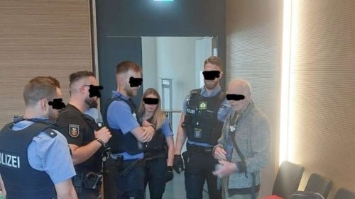 Vater von Hanau-Attentäter sorgt für Eklat vor Sitzung – Polizisten tragen ihn aus dem Raum