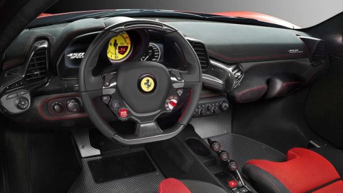 „Wusste gar nicht, dass Ferrari so ein Schrott ist“: Ferrari-Besitzer zahlt mehr als 9.000 Euro für Knöpfe