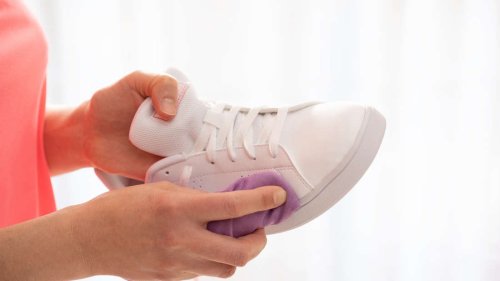 Schuhe wieder weiß bekommen – mit Hausmittel ein Kinderspiel