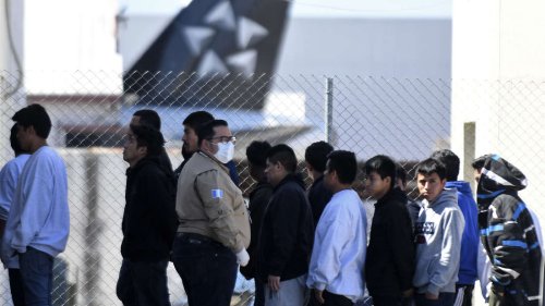 Für 1000 Dollar Belohnung von Trump-Regierung: Erste US-Migranten schieben sich selbst ab