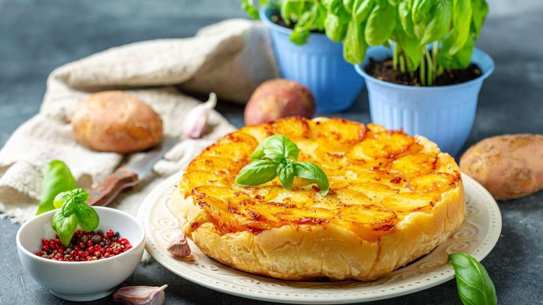 Kartoffel-Tarte mit Thymian und Käse – der perfekte Genuss für den Abend