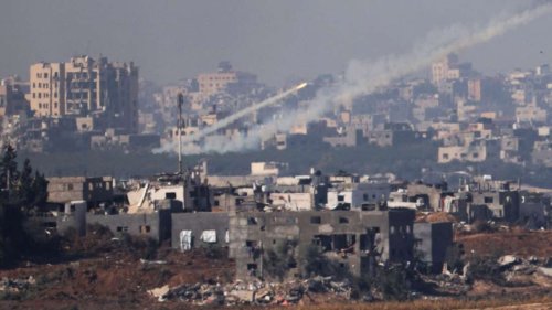 Hamas-Rakete schlägt in vermeintlicher Nuklear-Basis in Israel ein